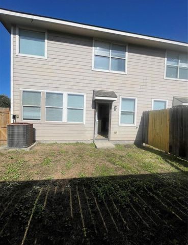 13064 Peppergate Lane, Houston, TX 77044