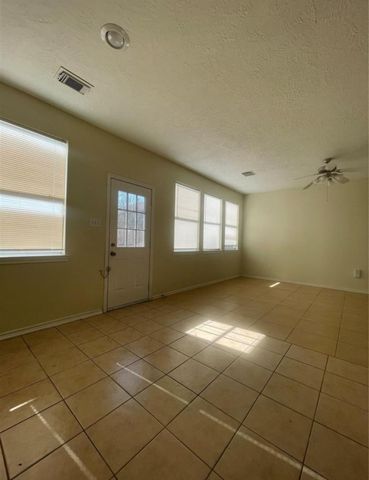13064 Peppergate Lane, Houston, TX 77044