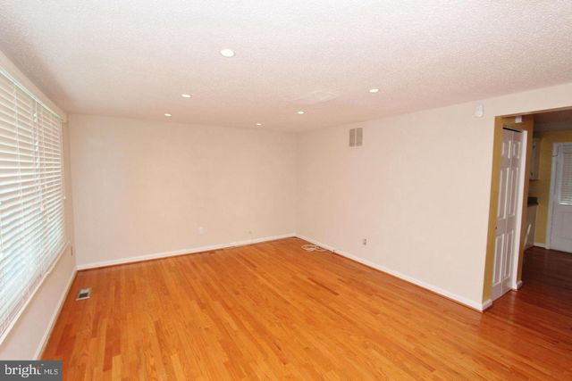 3288 WYNDALE CT, Woodbridge, VA 22192