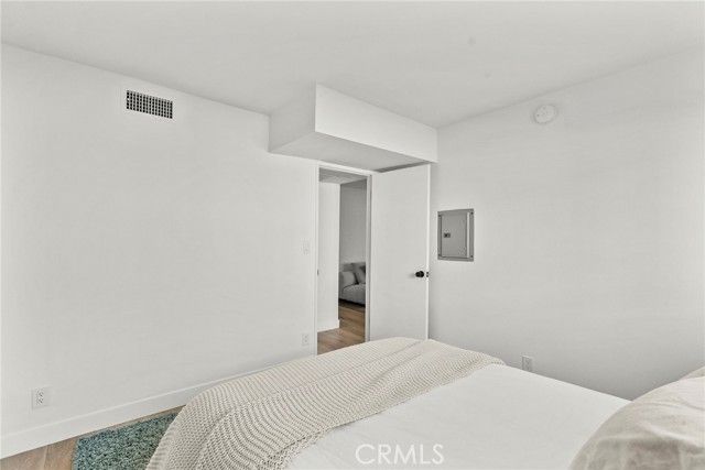 5400 Newcastle 12, Encino (los Angeles), CA 91316