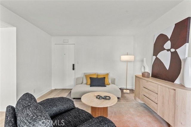 5400 Newcastle 12, Encino (los Angeles), CA 91316