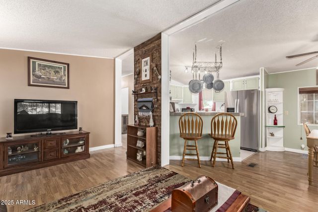 164 N WICKIUP Road, Apache Junction, AZ 85119