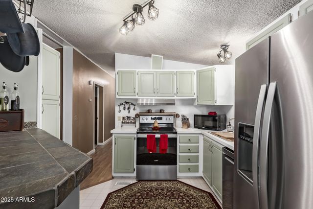 164 N WICKIUP Road, Apache Junction, AZ 85119