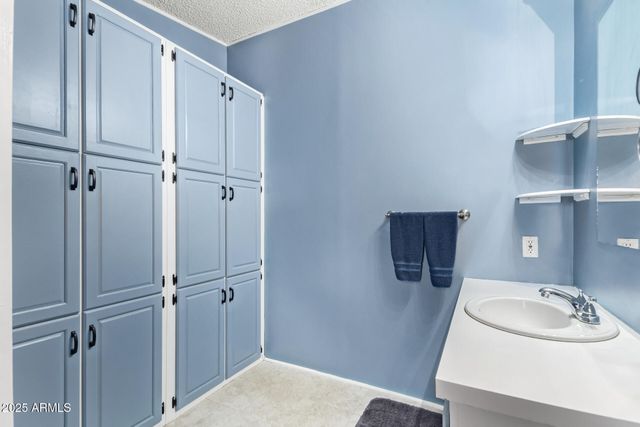 164 N WICKIUP Road, Apache Junction, AZ 85119