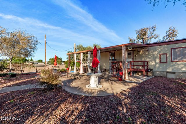 164 N WICKIUP Road, Apache Junction, AZ 85119