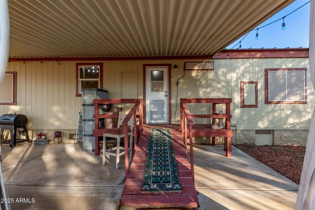 164 N WICKIUP Road, Apache Junction, AZ 85119