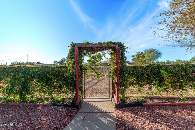 164 N WICKIUP Road, Apache Junction, AZ 85119