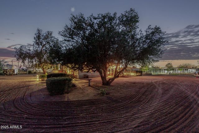 164 N WICKIUP Road, Apache Junction, AZ 85119