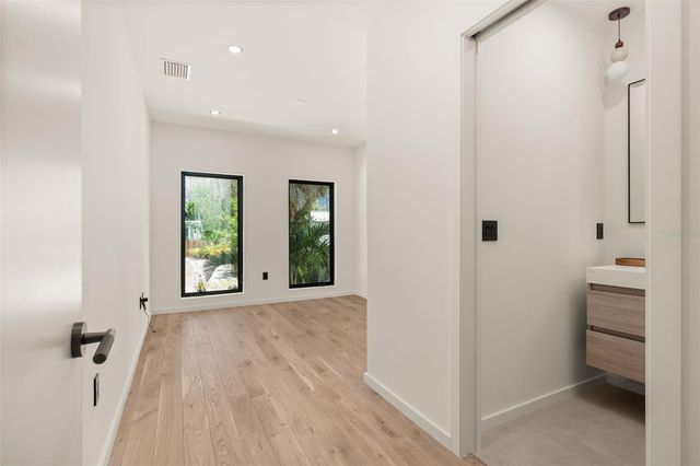 1680 CHERRY LANE, Sarasota, FL 34236