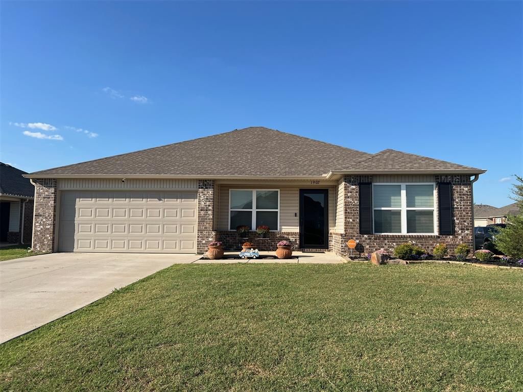 1902 Oak Tree Court, Shawnee, OK 74804