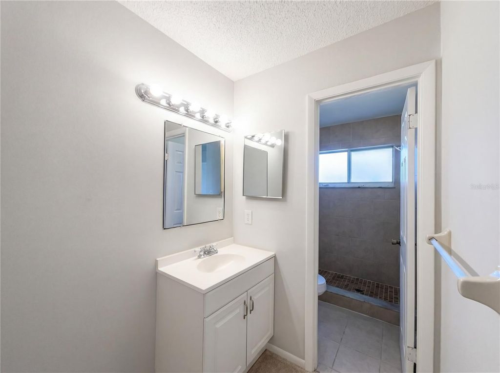 Image 12 of property listing at 6137 SPARLING HILLS CIRCLE, Orlando, FL 32808