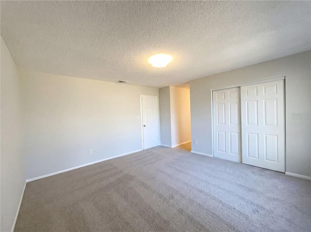 Image 4 of property listing at 6137 SPARLING HILLS CIRCLE, Orlando, FL 32808