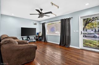 8 Kelly St, Metuchen Boro, NJ 08840