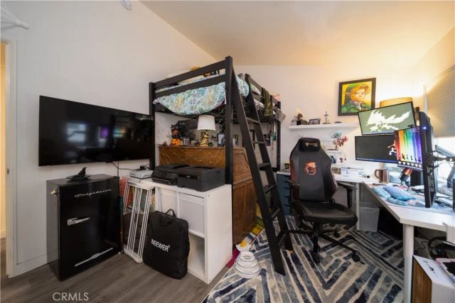 8744 Burnet 7, North Hills, CA 91343