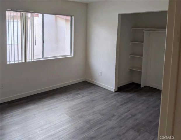 8744 Burnet 7, North Hills, CA 91343