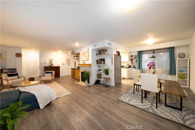 8744 Burnet 7, North Hills, CA 91343