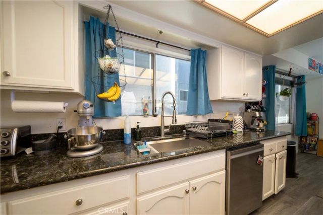 8744 Burnet 7, North Hills, CA 91343