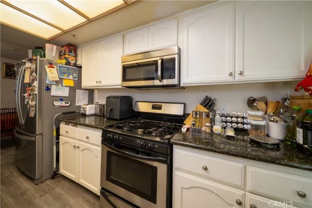 8744 Burnet 7, North Hills, CA 91343