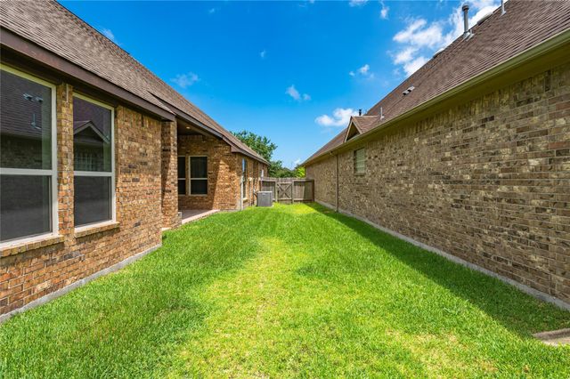 2024 Nogalas Lane, League City, TX 77573