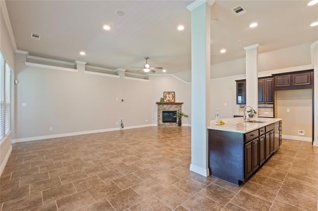 2024 Nogalas Lane, League City, TX 77573