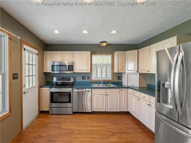 214 Cedar Drive, Scott Depot, WV 25560