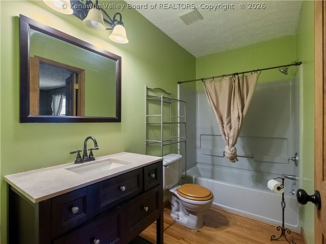214 Cedar Drive, Scott Depot, WV 25560