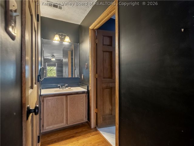 214 Cedar Drive, Scott Depot, WV 25560