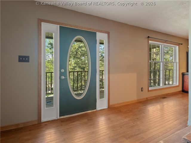 214 Cedar Drive, Scott Depot, WV 25560