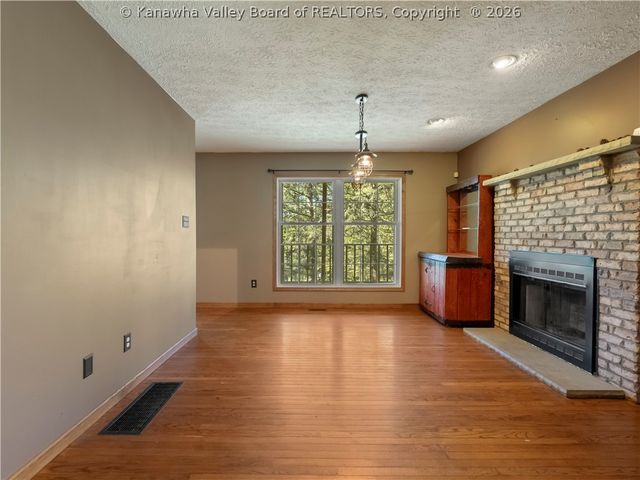 214 Cedar Drive, Scott Depot, WV 25560
