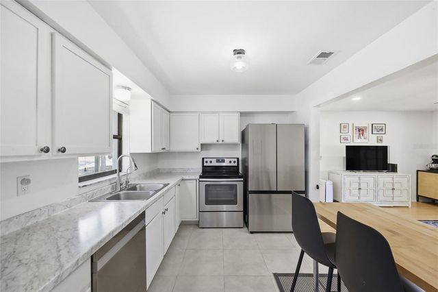 112 ALEXANDRIA AVENUE, Minneola, FL 34715