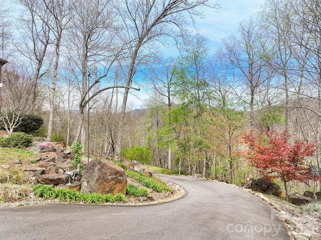 711 Winfield Drive, Clyde, NC 28721