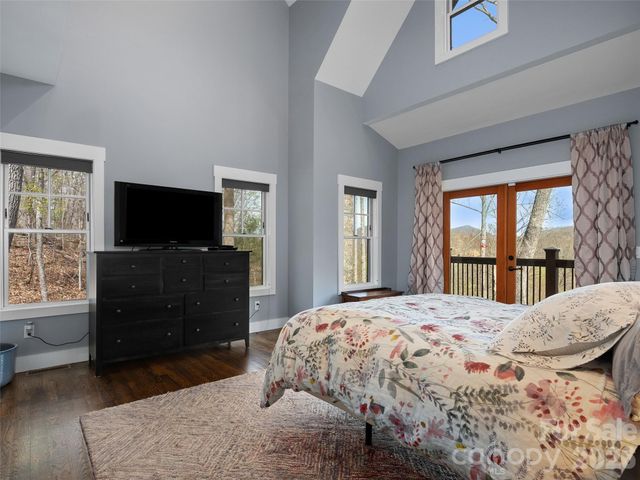 711 Winfield Drive, Clyde, NC 28721