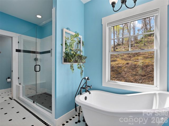 711 Winfield Drive, Clyde, NC 28721