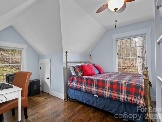 711 Winfield Drive, Clyde, NC 28721