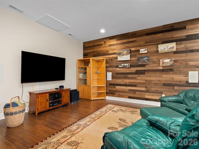 711 Winfield Drive, Clyde, NC 28721