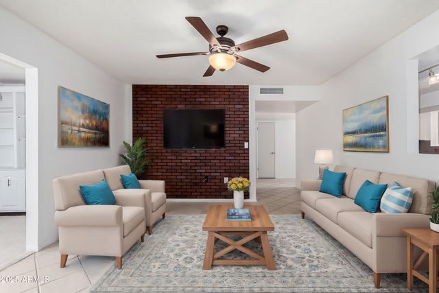 10816 W VENTURI Drive, Sun City, AZ 85351