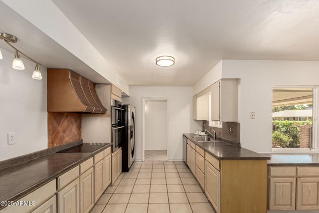 10816 W VENTURI Drive, Sun City, AZ 85351