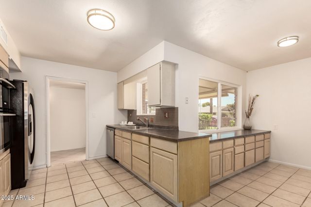 10816 W VENTURI Drive, Sun City, AZ 85351