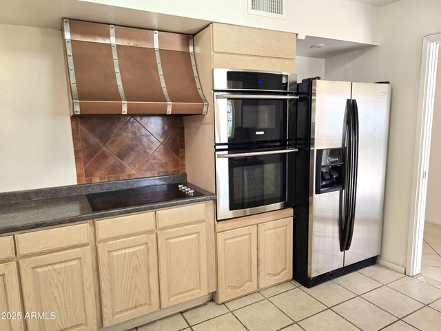 10816 W VENTURI Drive, Sun City, AZ 85351