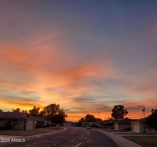 10816 W VENTURI Drive, Sun City, AZ 85351