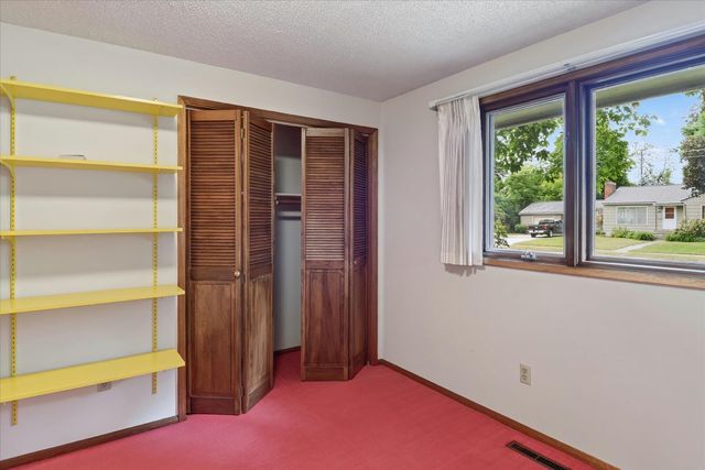 204 W 33rd Ave, Spokane, WA 99203