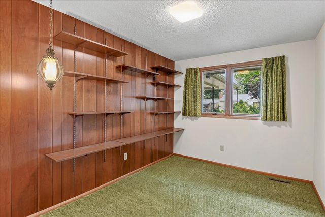 204 W 33rd Ave, Spokane, WA 99203