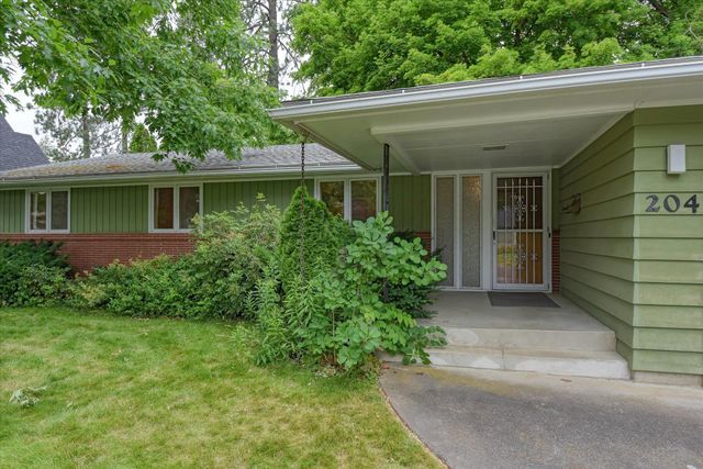 204 W 33rd Ave, Spokane, WA 99203