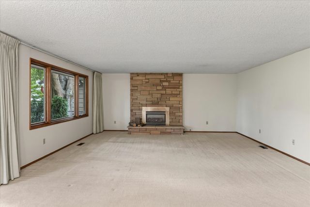 204 W 33rd Ave, Spokane, WA 99203