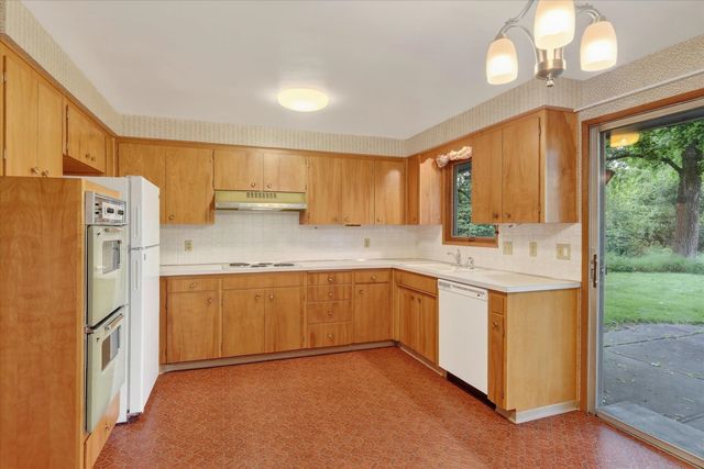 204 W 33rd Ave, Spokane, WA 99203