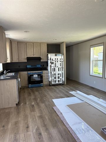 1565 M-63 49, Benton Harbor, MI 49022