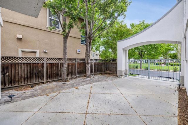 529 Plum Blossom Lane, Campbell, CA 95008