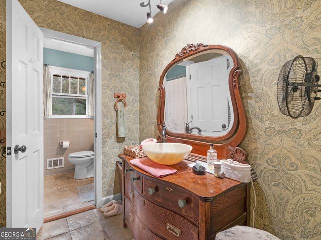 329 Pine Street, Barnesville, GA 30204