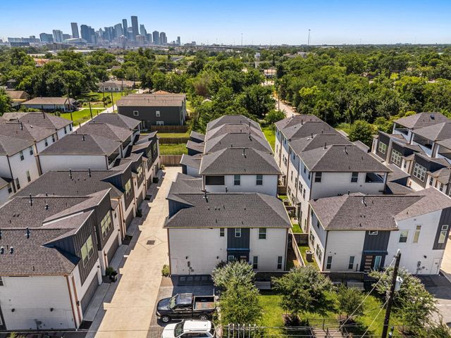 725 N Emile Street, Houston, TX 77020