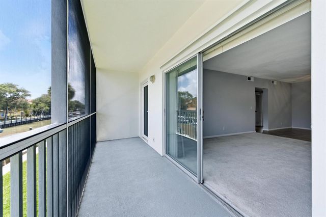 120 Lehane Terrace 202, North Palm Beach, FL 33408